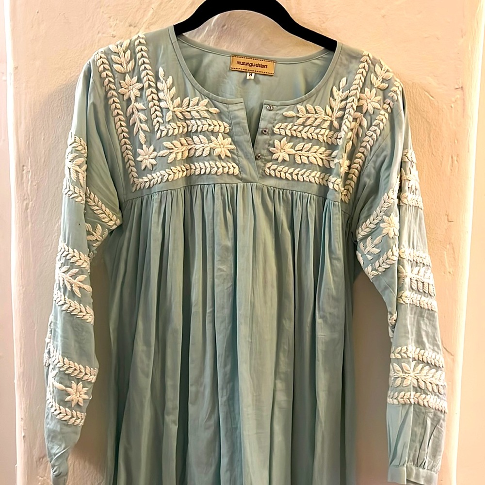 Hand embroidered kaftan! MUZUNGU SISTERS